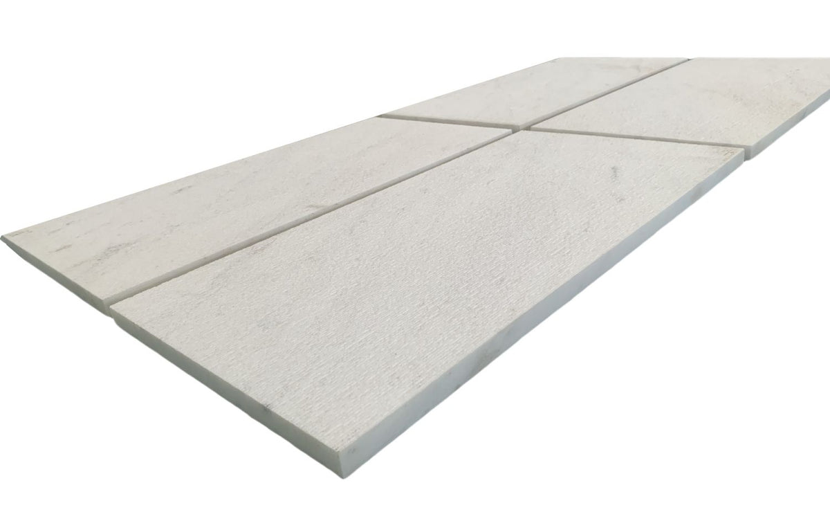 570811511