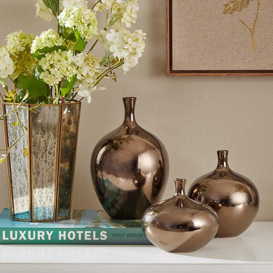557435581