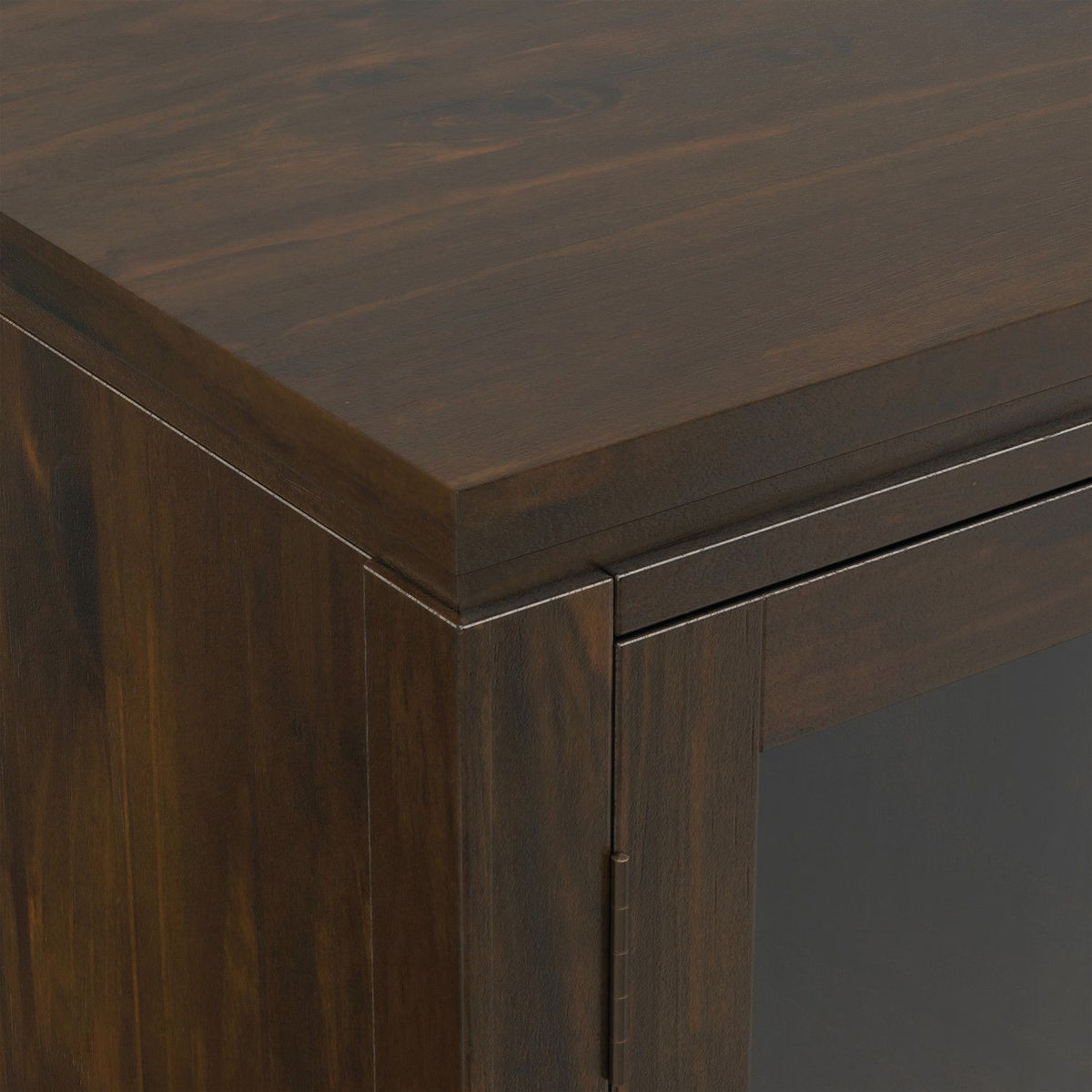570154981